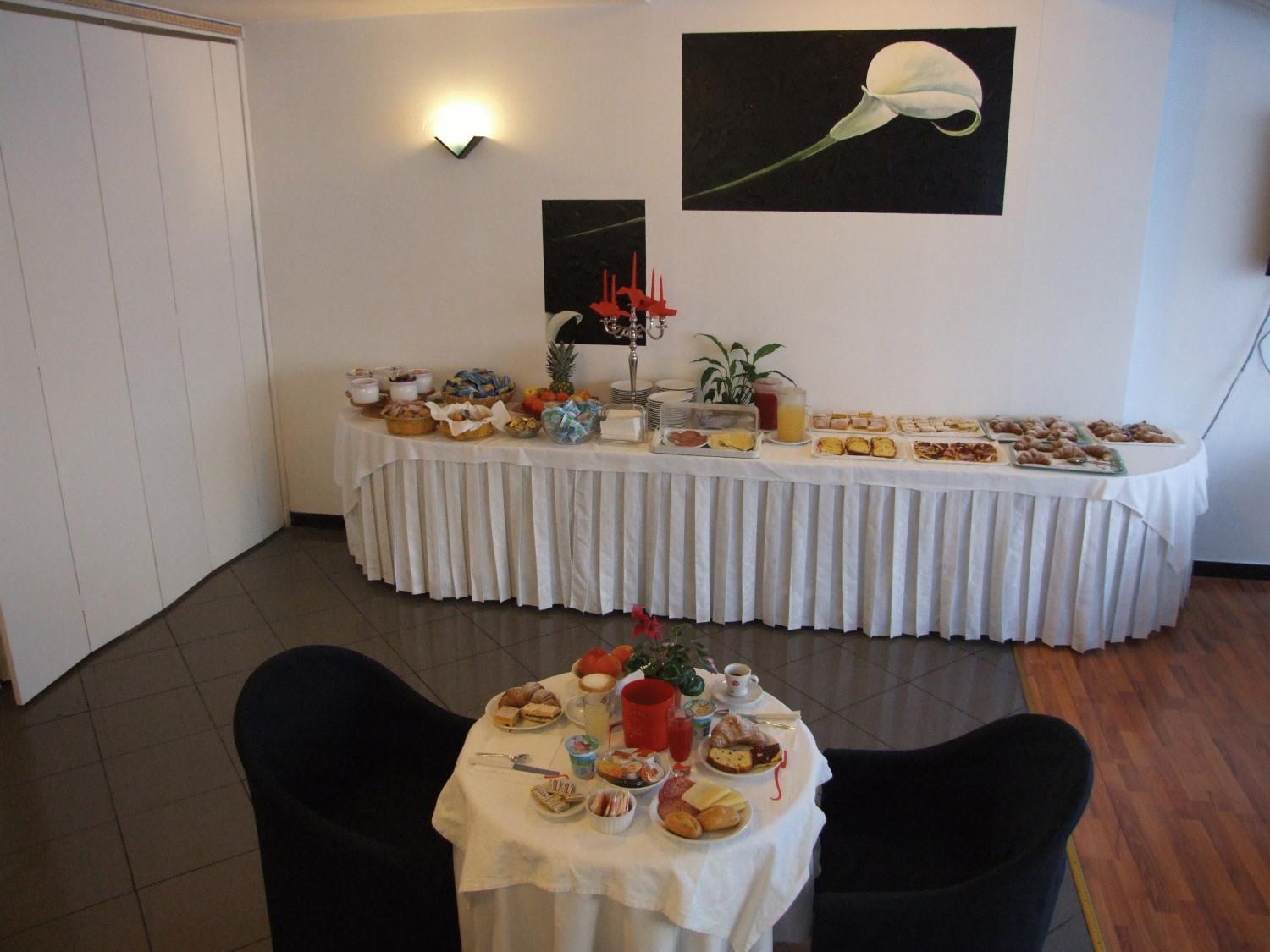 Hotel Mediterraneo Pesaro Bagian luar foto