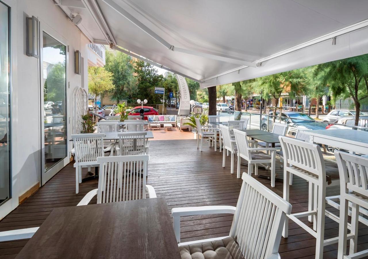 Hotel Mediterraneo Pesaro Bagian luar foto