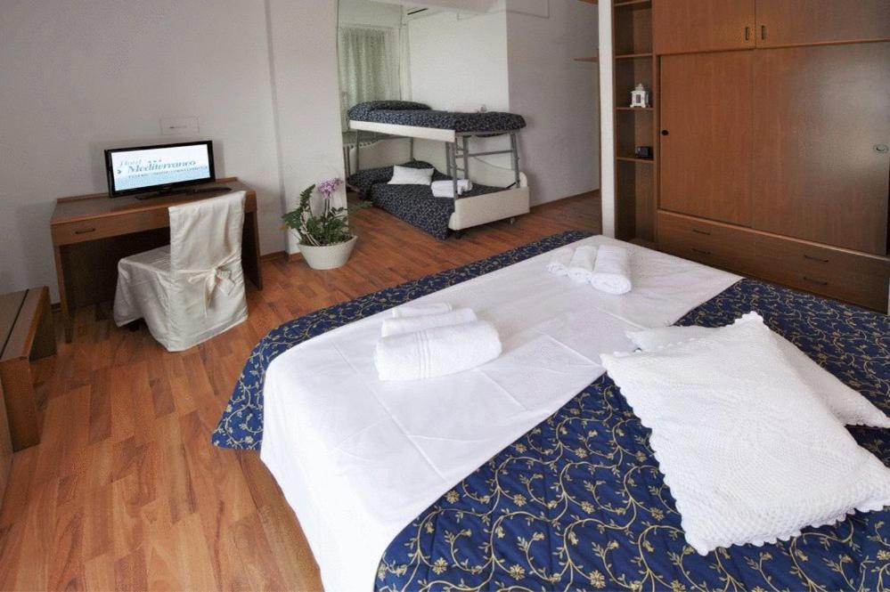 Hotel Mediterraneo Pesaro Ruang foto